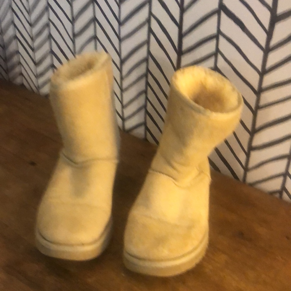 UGG Boots! - Picture 2 of 7